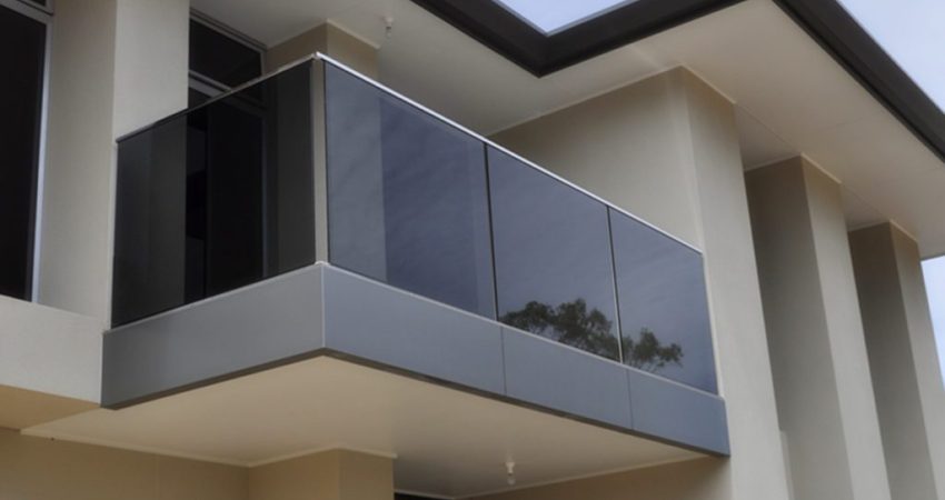 contoh kaca euro grey dari luar